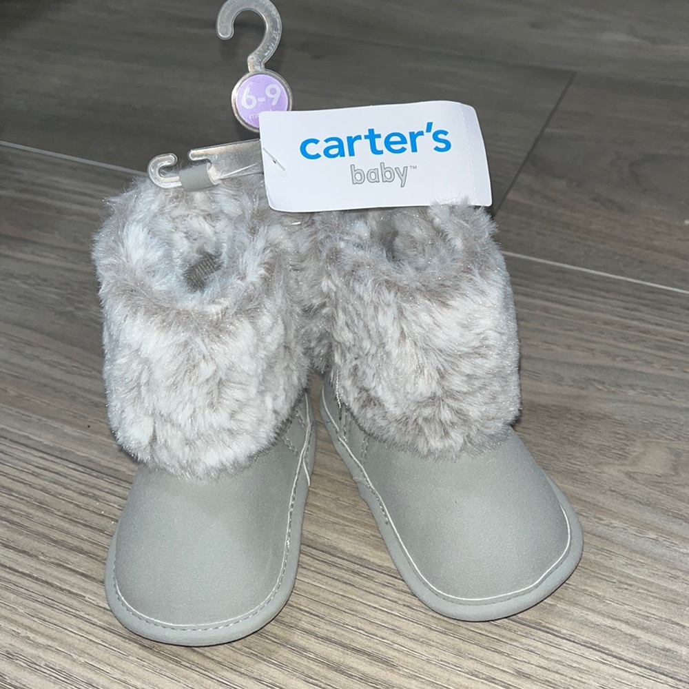 Carter’s girl winter boats with fur